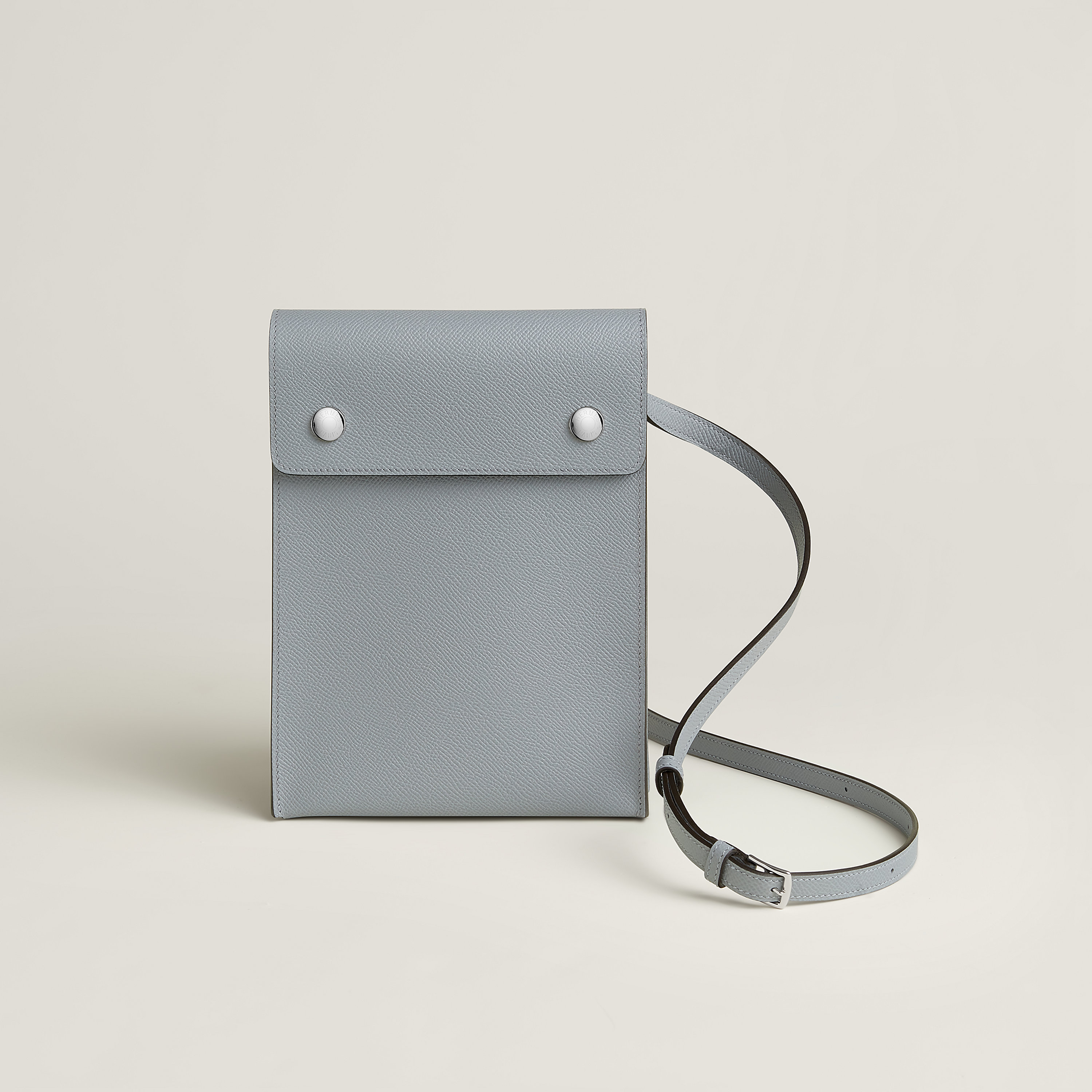 Hermèsnap Vertical To Go pouch