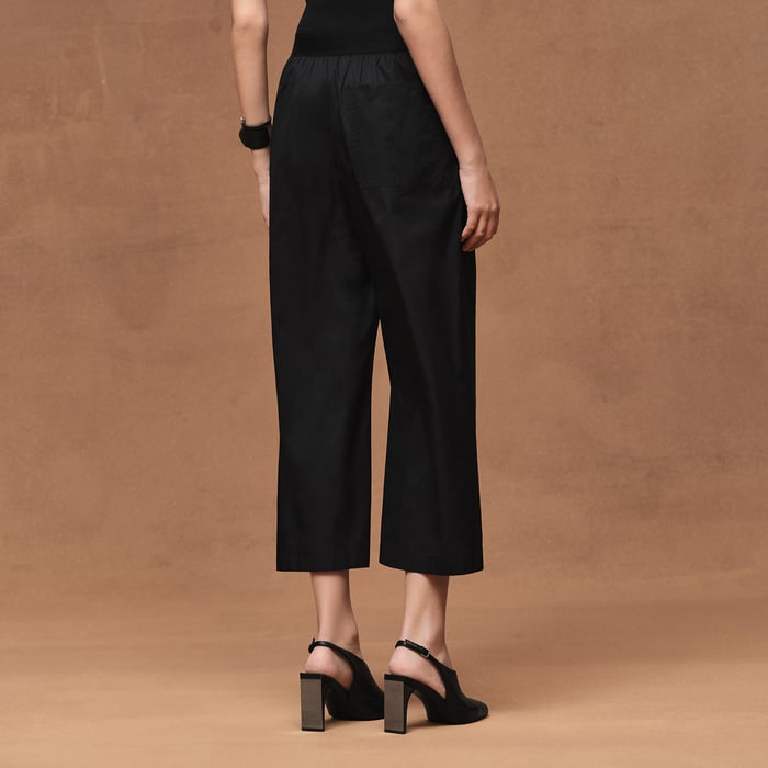 Noir Embroidered Short Pants