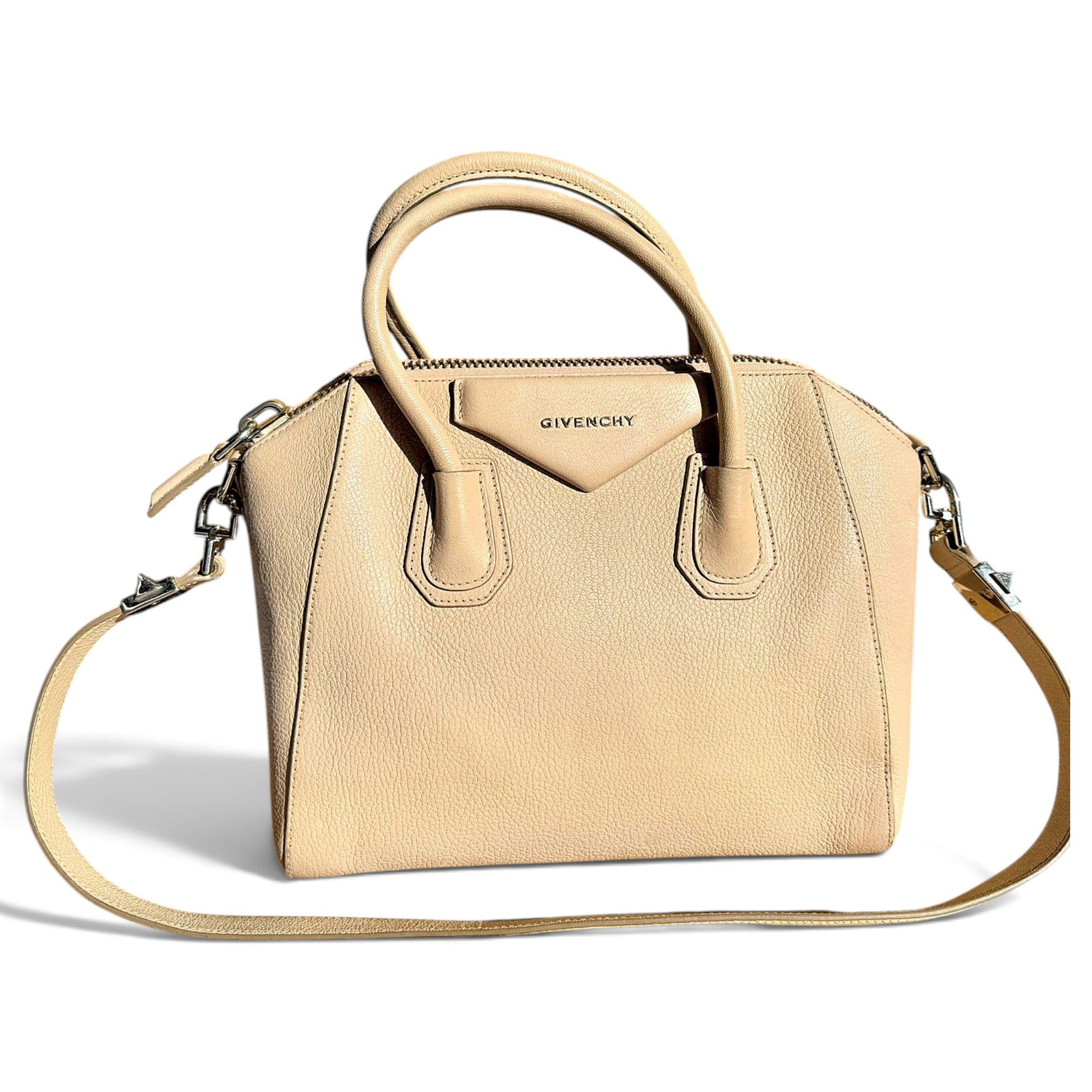 Antigona leather handbag