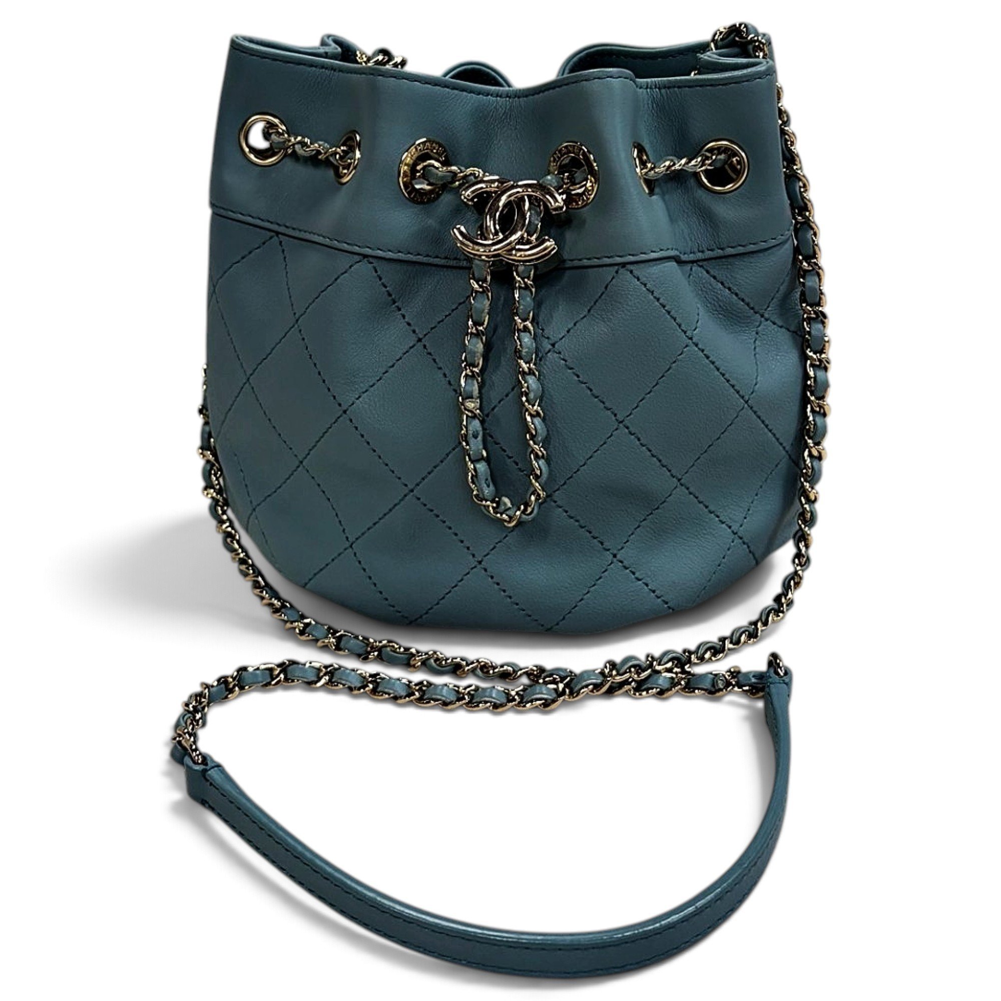 Gabrielle Bucket leather handbag