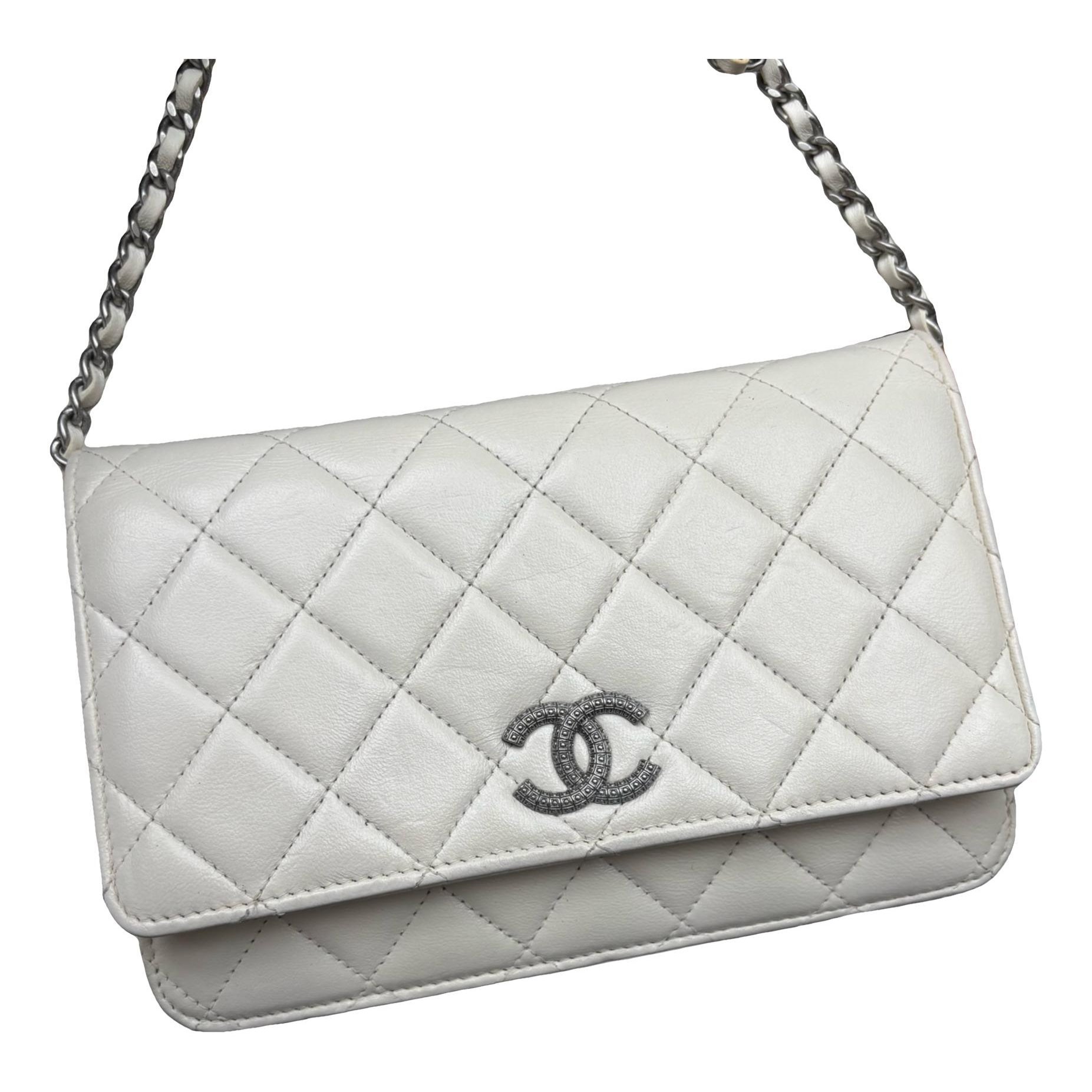 Wallet On Chain Timeless/Classique leather crossbody bag