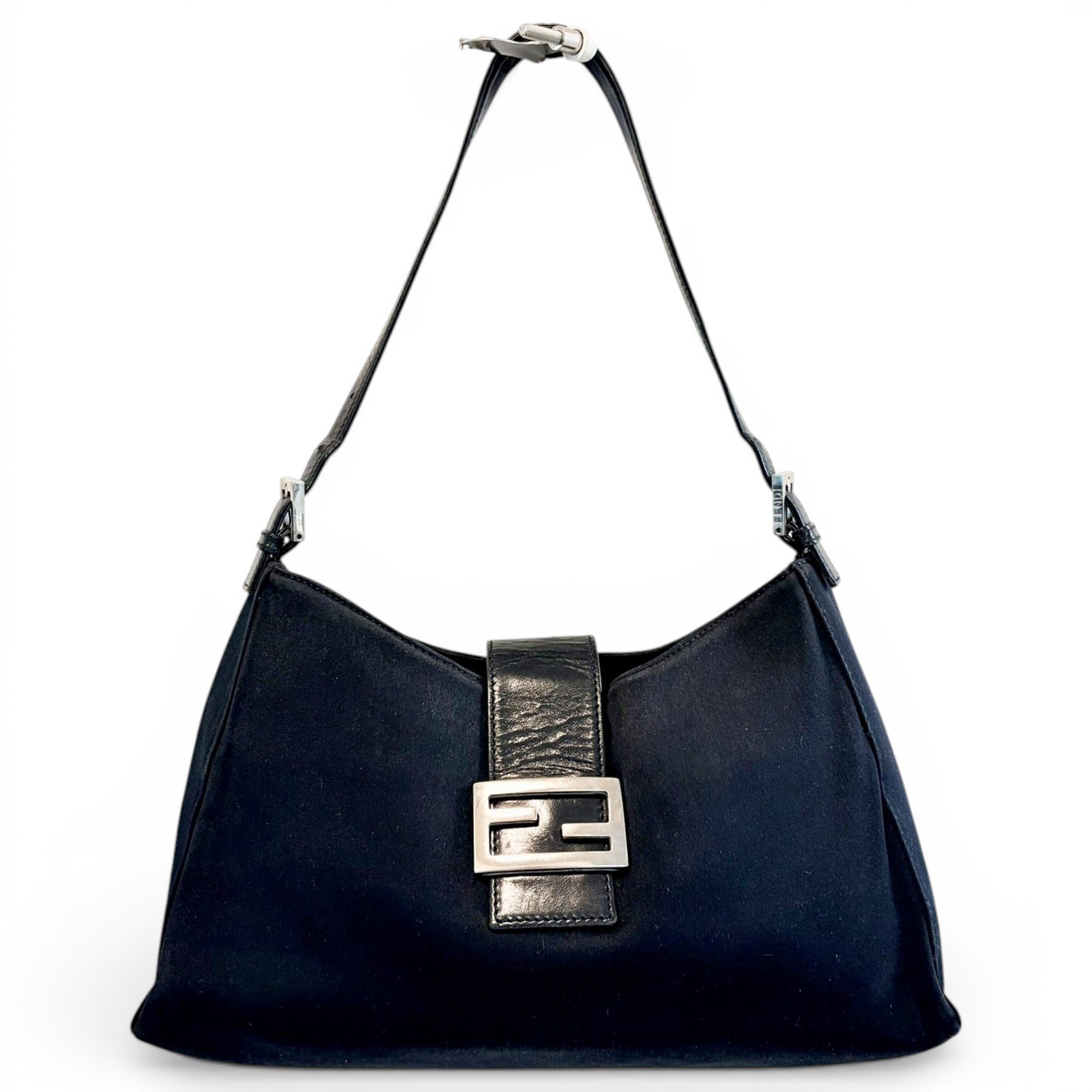 Baguette cloth handbag
