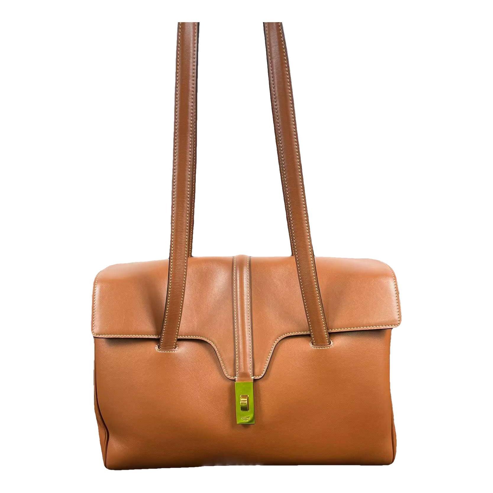 Sac 16 leather handbag