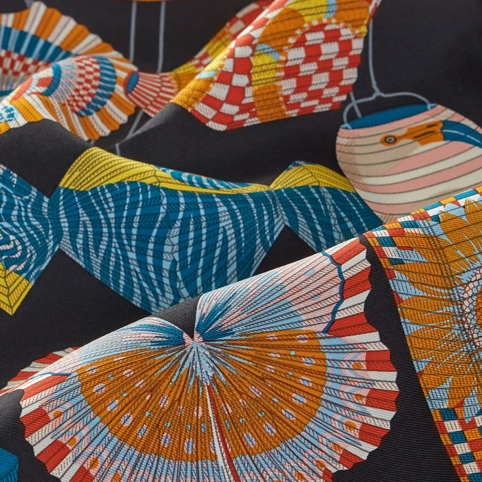 Lanternes, Ballons Et Cocardes Scarf 45