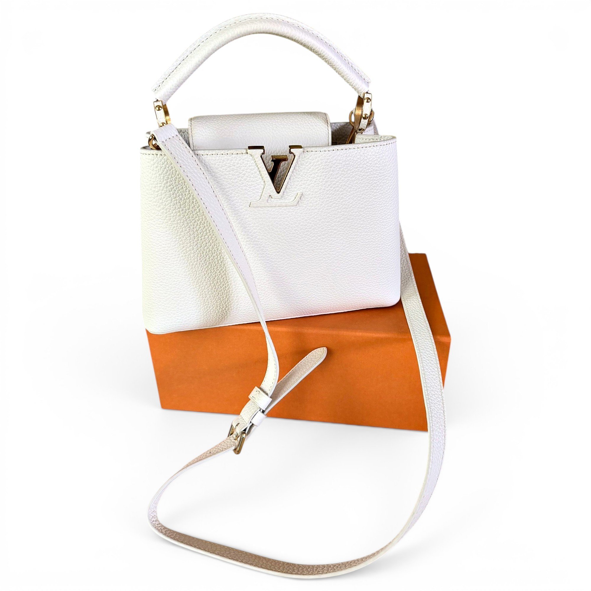 Capucines leather handbag