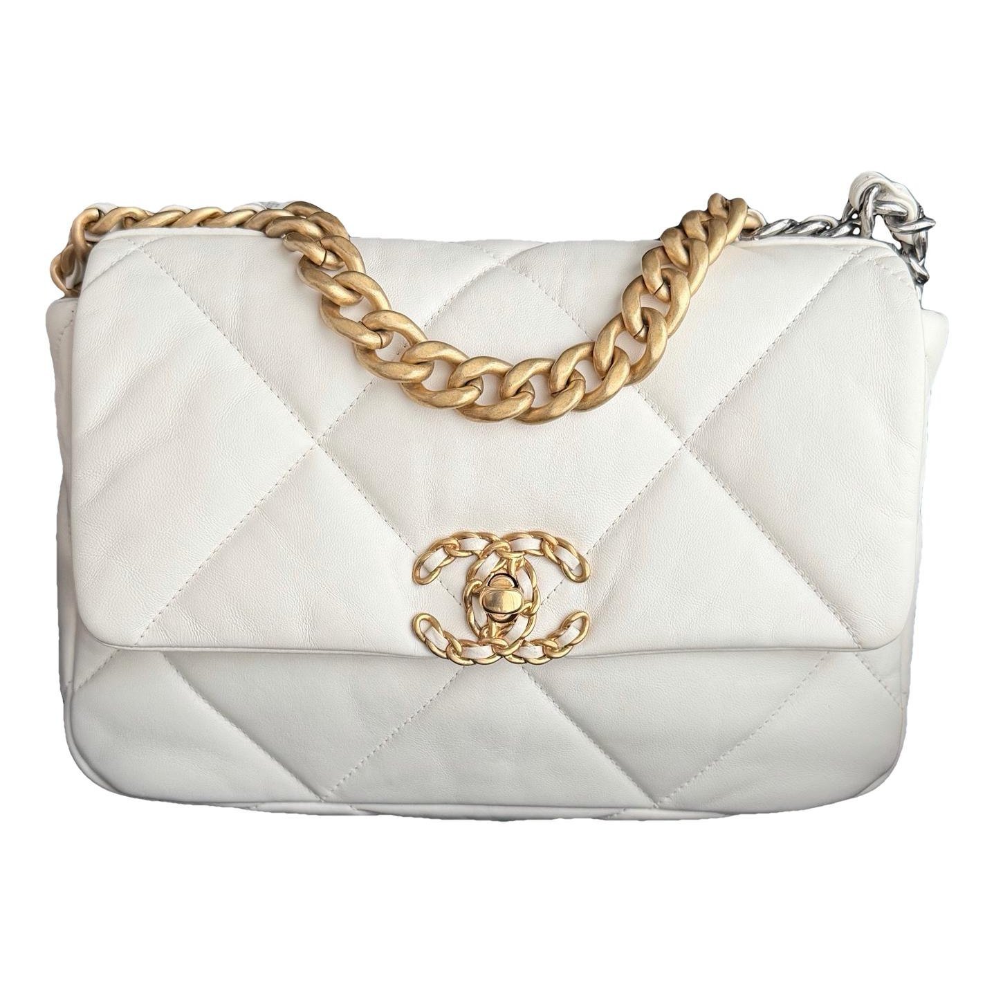 Chanel 19 leather handbag