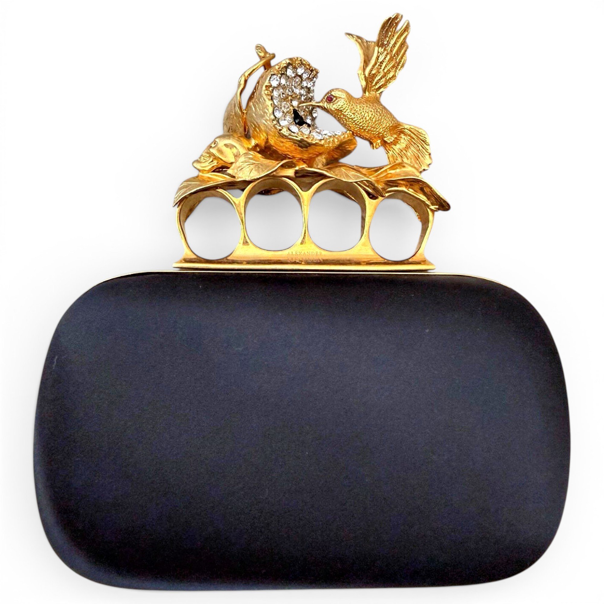 Knuckle cloth clutch bag
