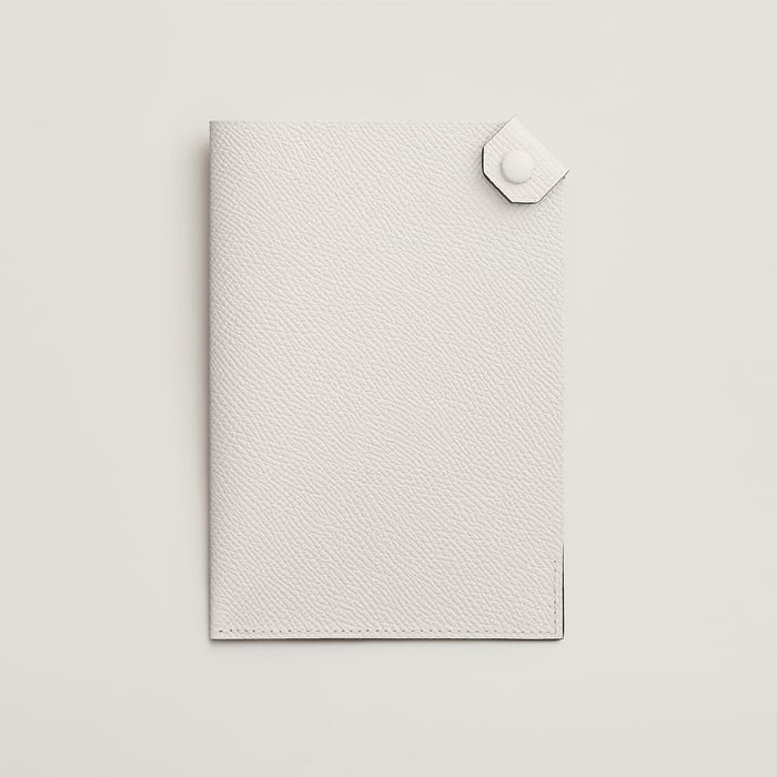 Gris Pâle Tarmac Passport Holder