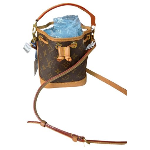 Nano Noé leather handbag