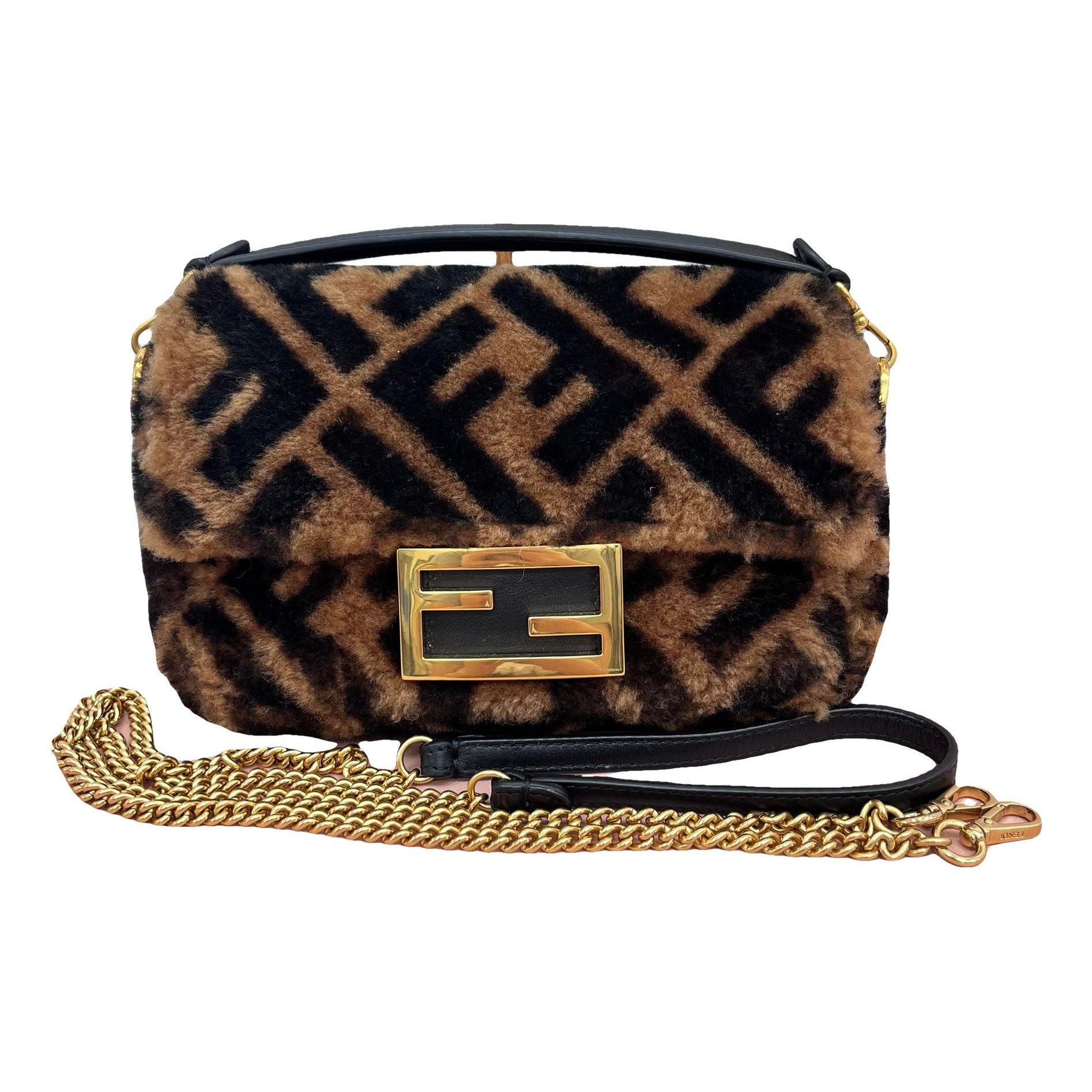 Baguette cloth handbag