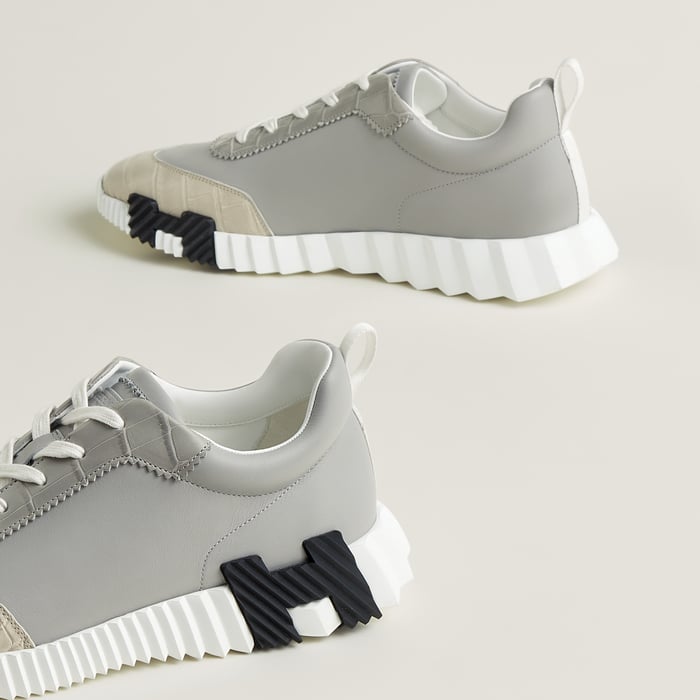 Bouncing Sneaker