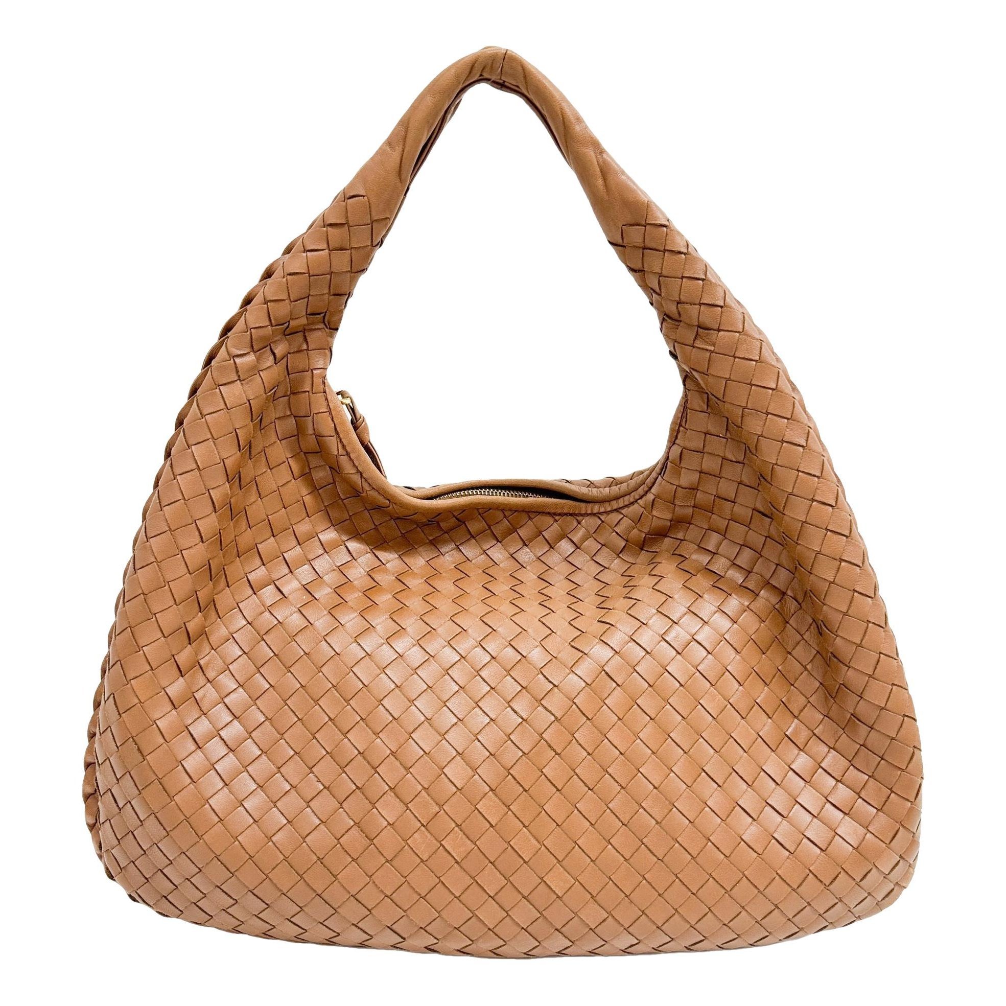 Veneta leather handbag