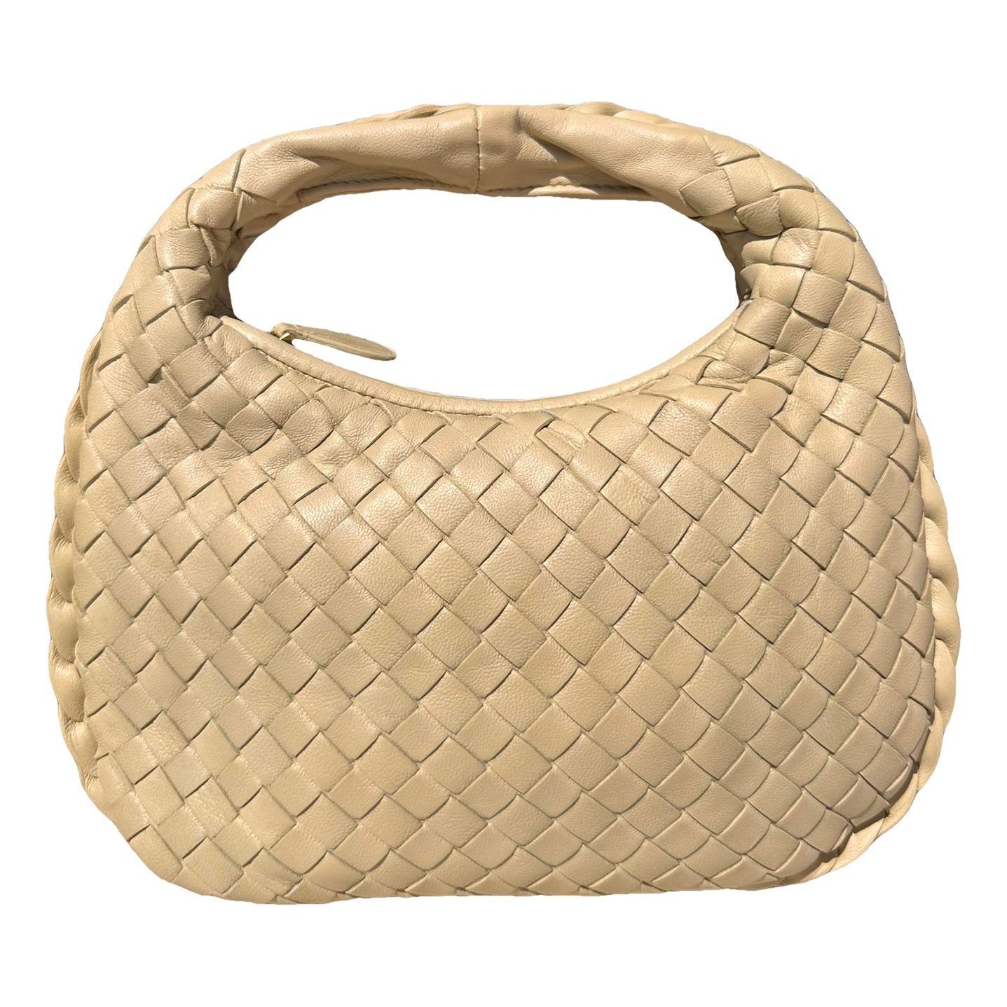 Veneta leather handbag
