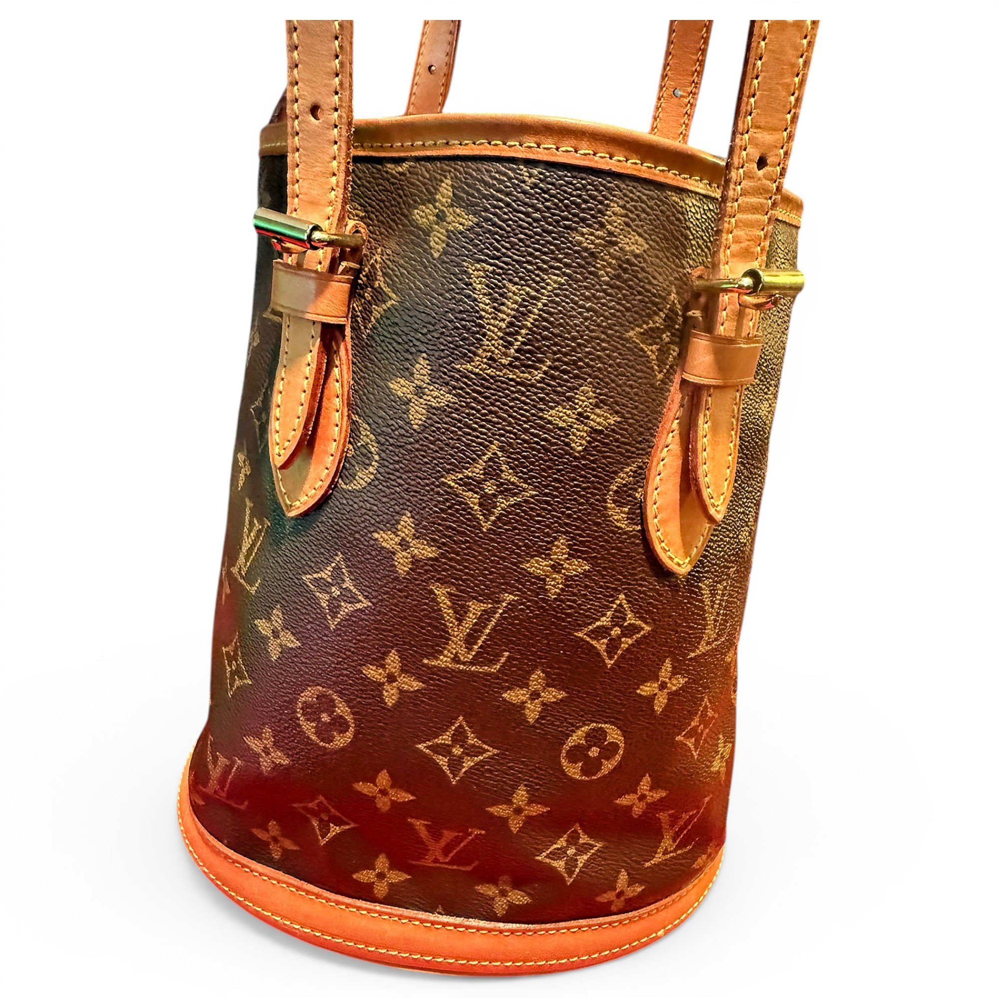 Bucket leather handbag