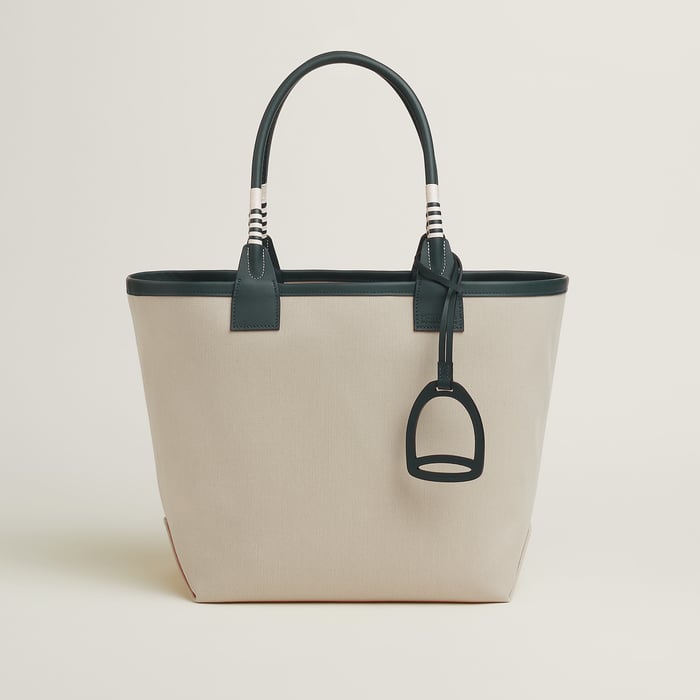 Steeple 28 Bag