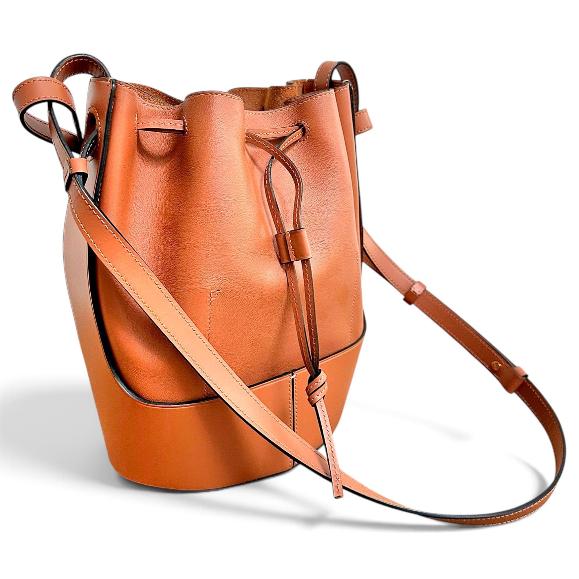 Balloon leather bag