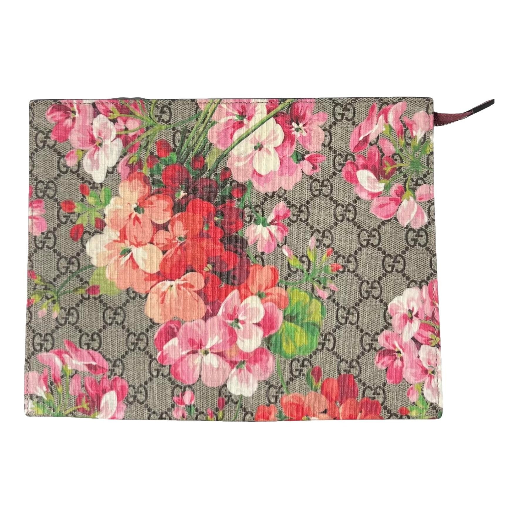 Cloth clutch bag