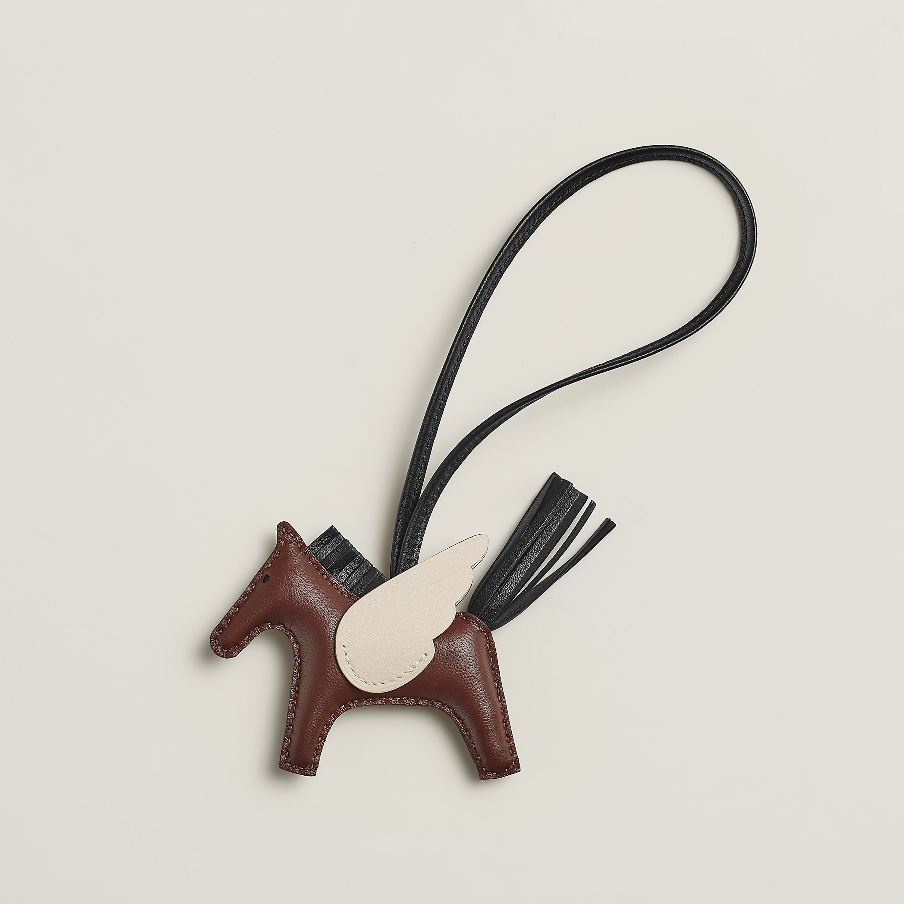 HERMES Rodeo PM キーホルダー Rodeo Robeo Rock PM charm - Black | Hermès Mainland China