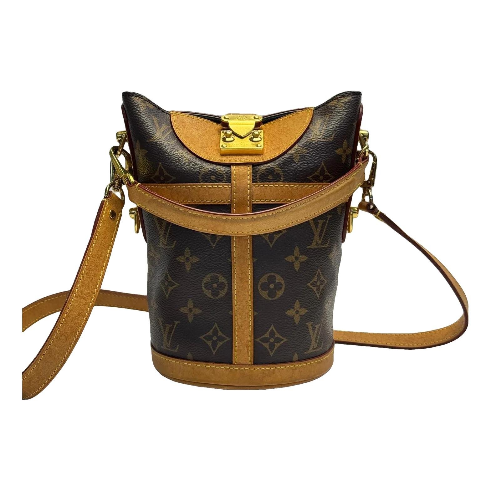 Noé leather crossbody bag