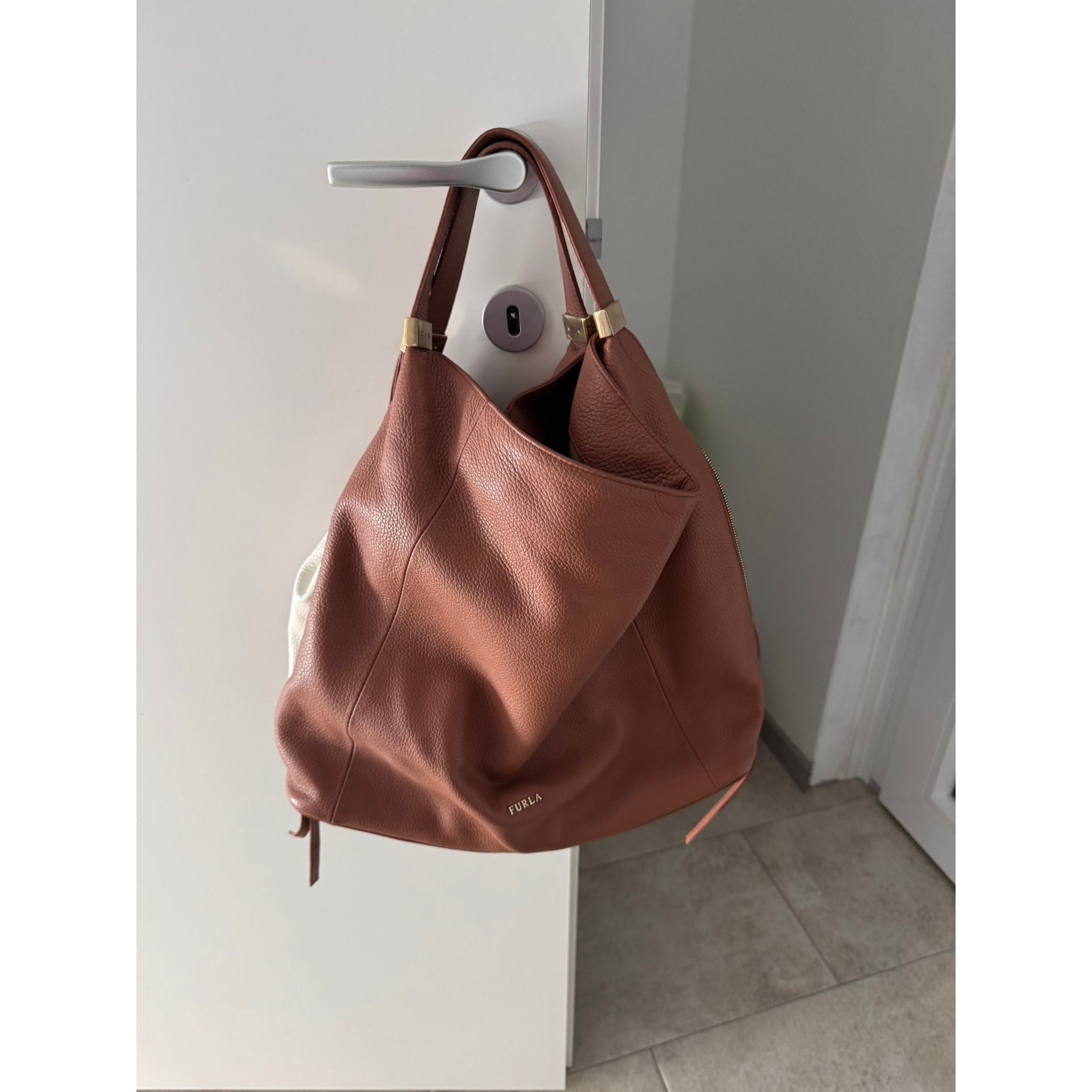Leather handbag