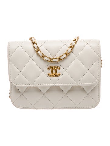 Mini Pearl Crush Clutch w/ Chain
