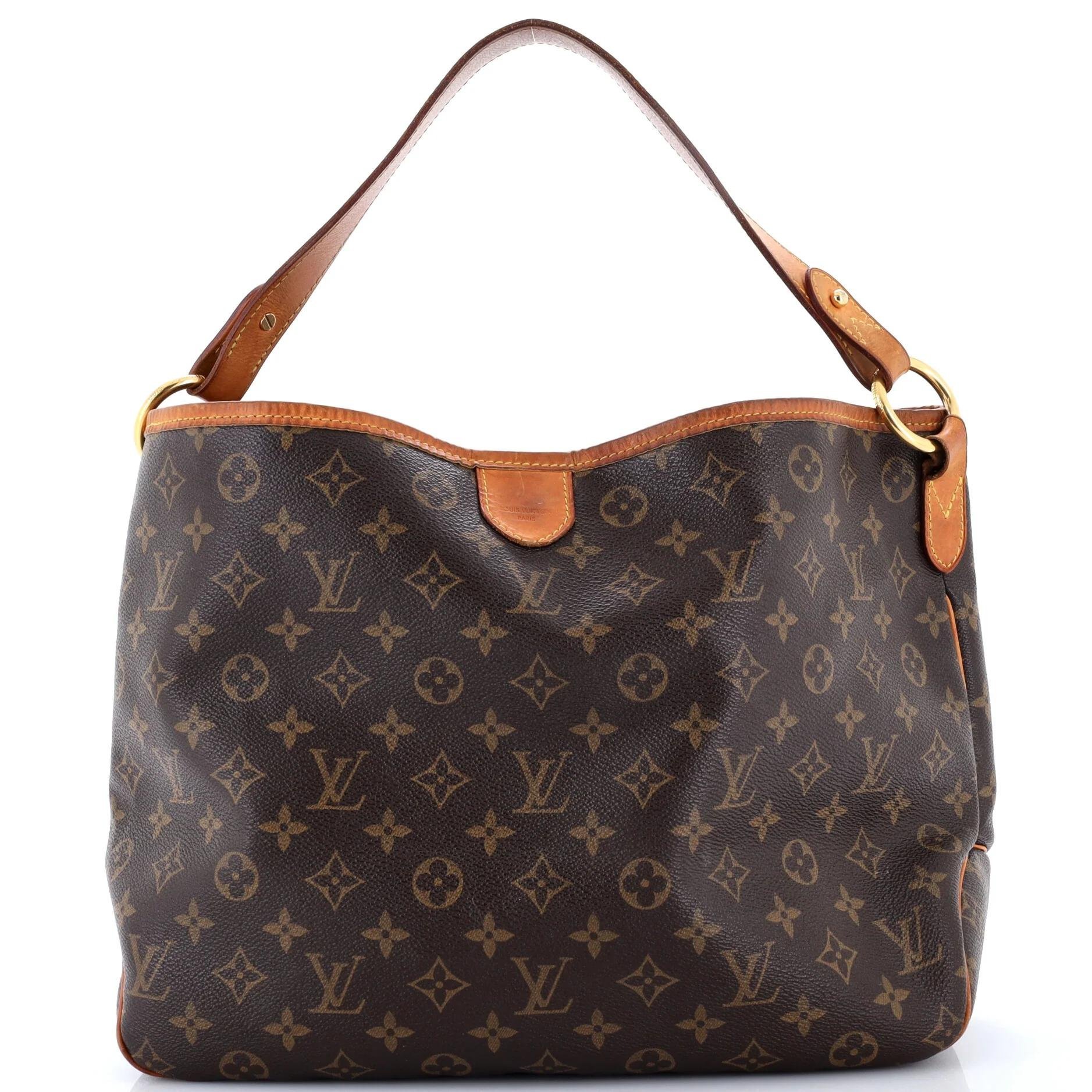 Delightful cloth handbag