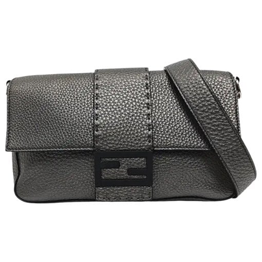 Baguette leather crossbody bag