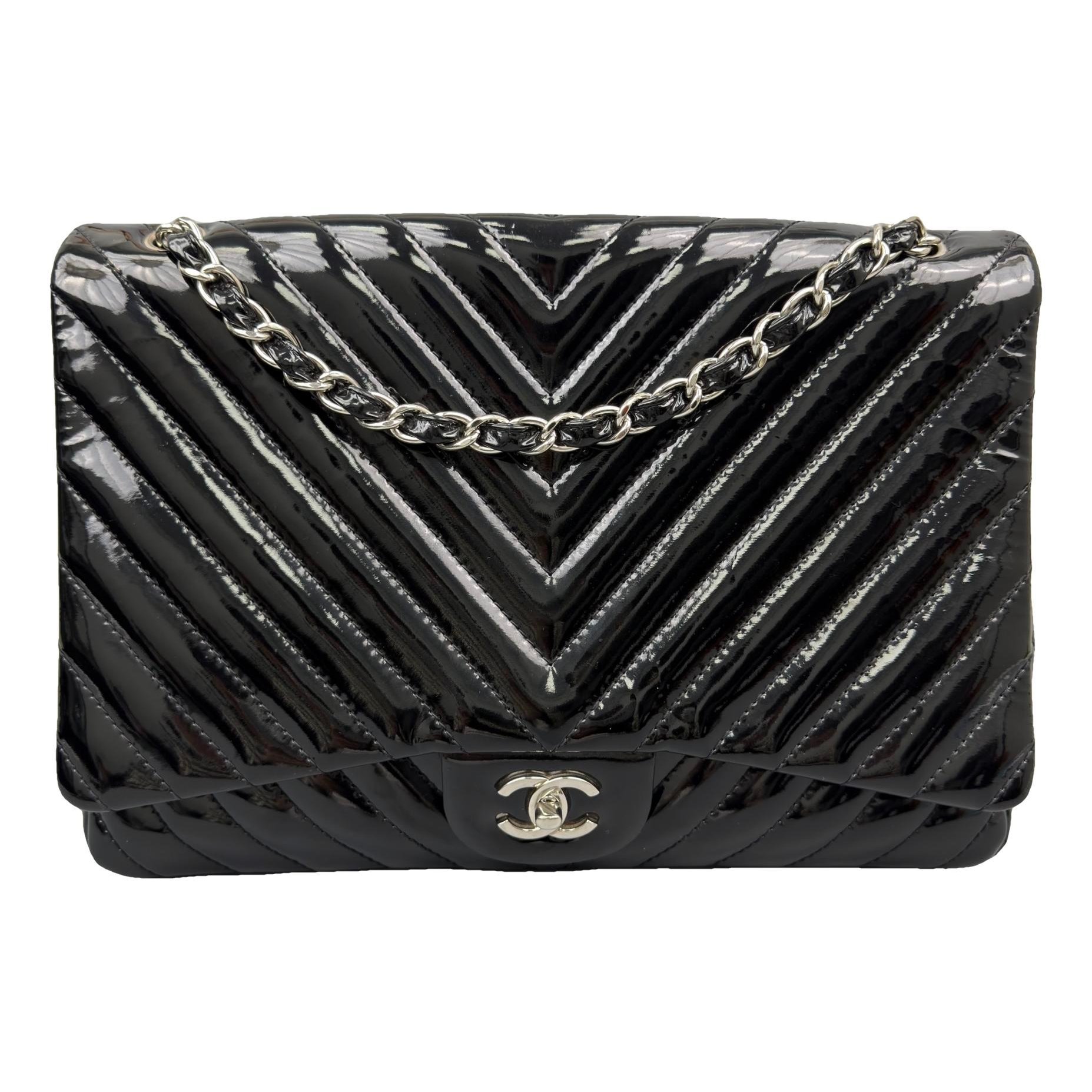 Timeless/Classique patent leather handbag
