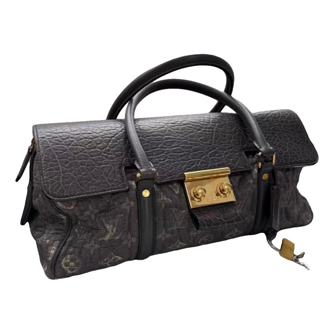 Volupte Psyche leather handbag