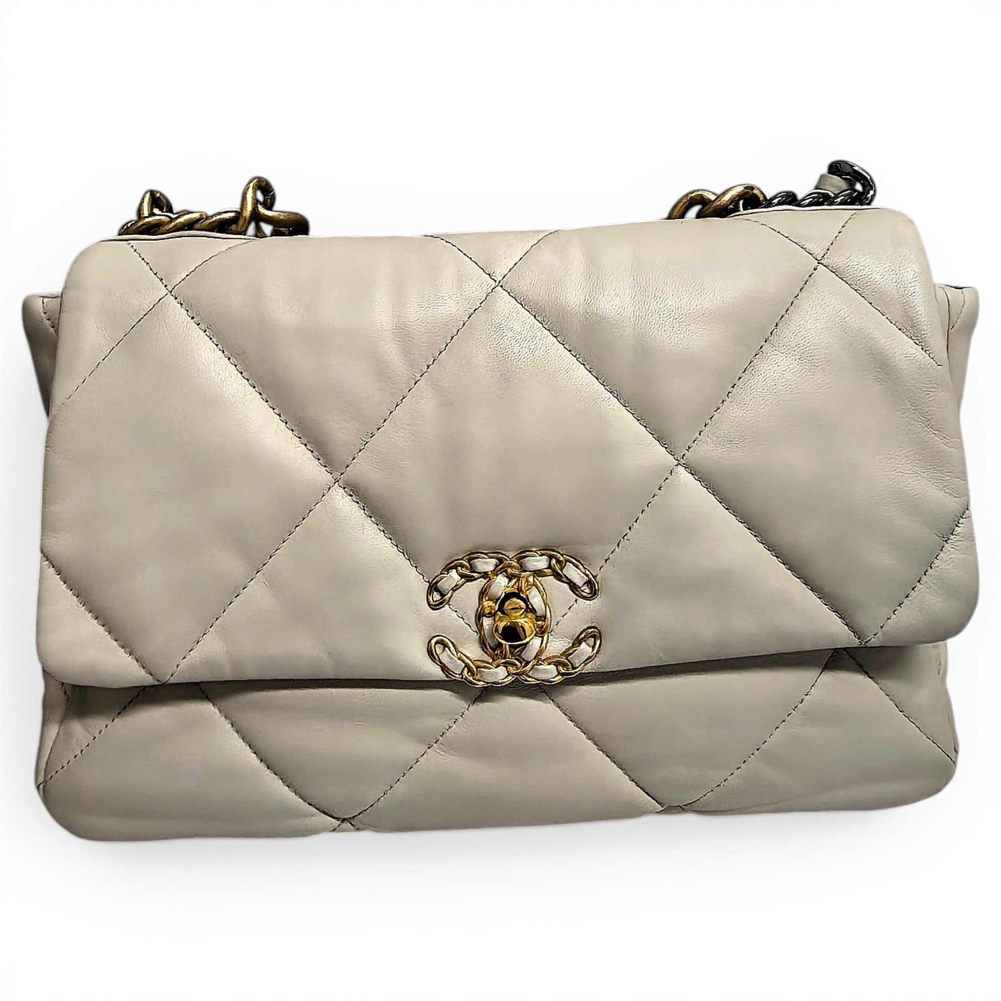 Chanel 19 leather handbag