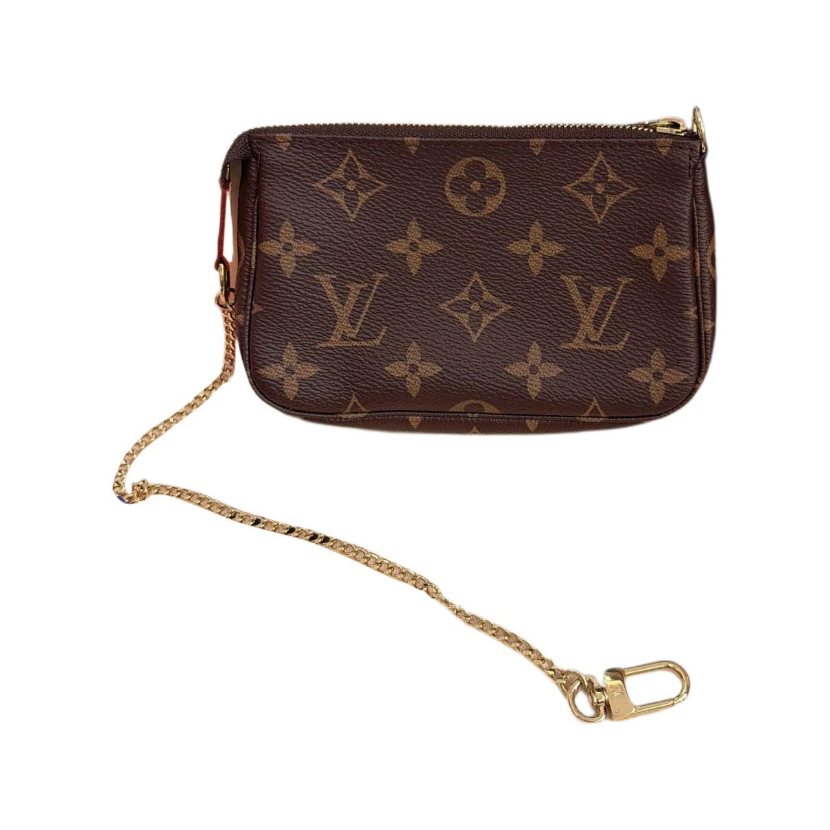 Pochette Accessoire leather handbag
