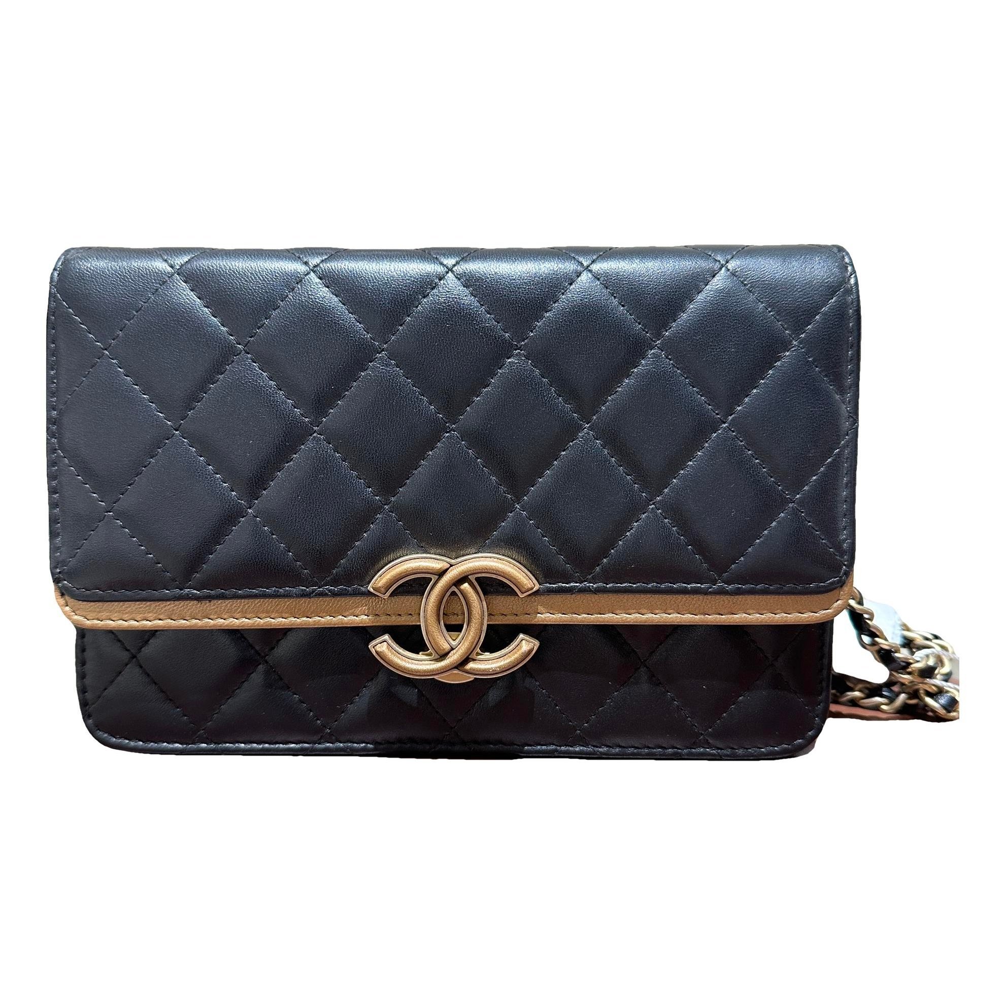 Wallet On Chain Timeless/Classique leather crossbody bag