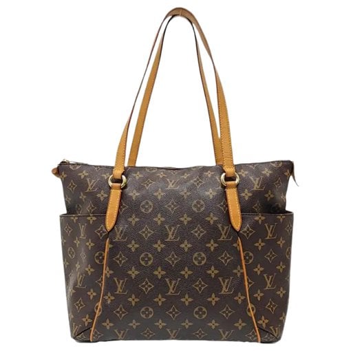 Totally leather handbag
