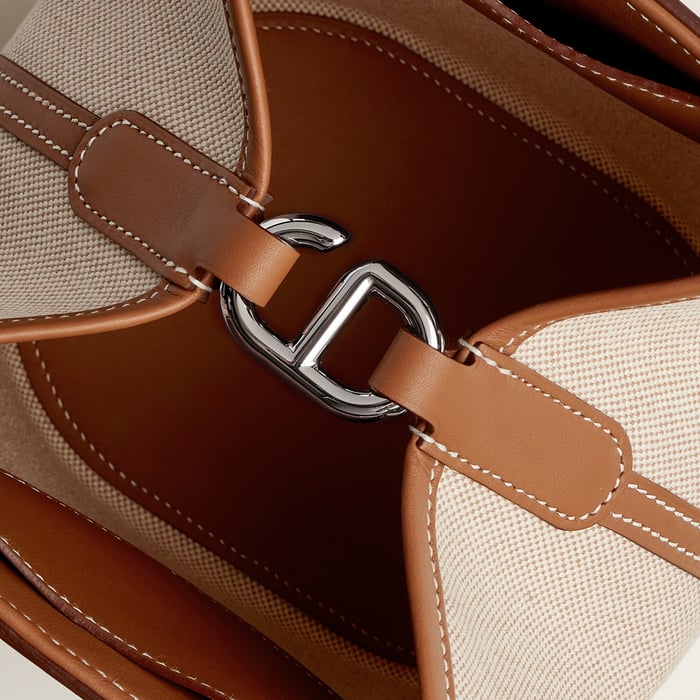 Hermès In-the-loop 18 Bag