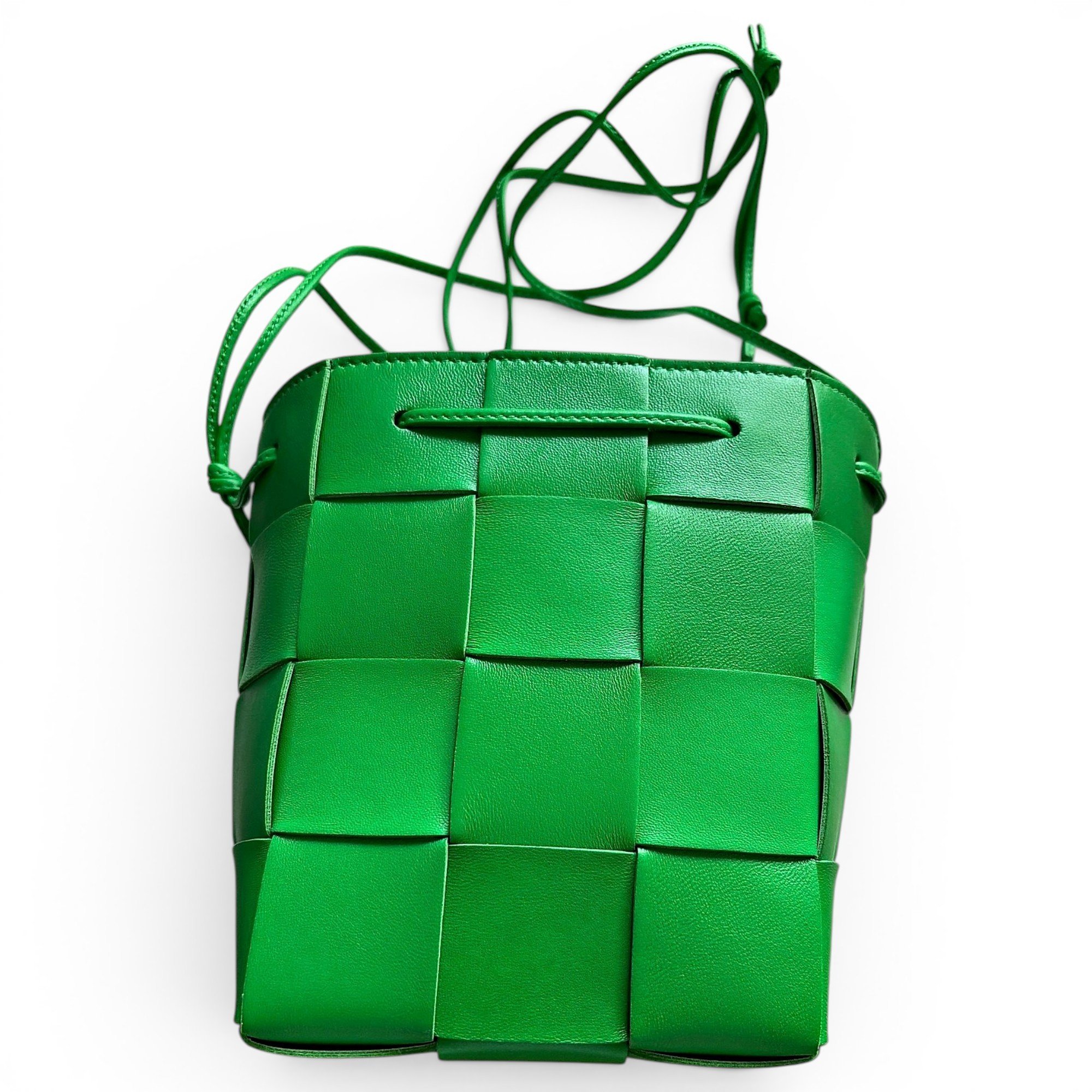 Cassette Bucket leather crossbody bag