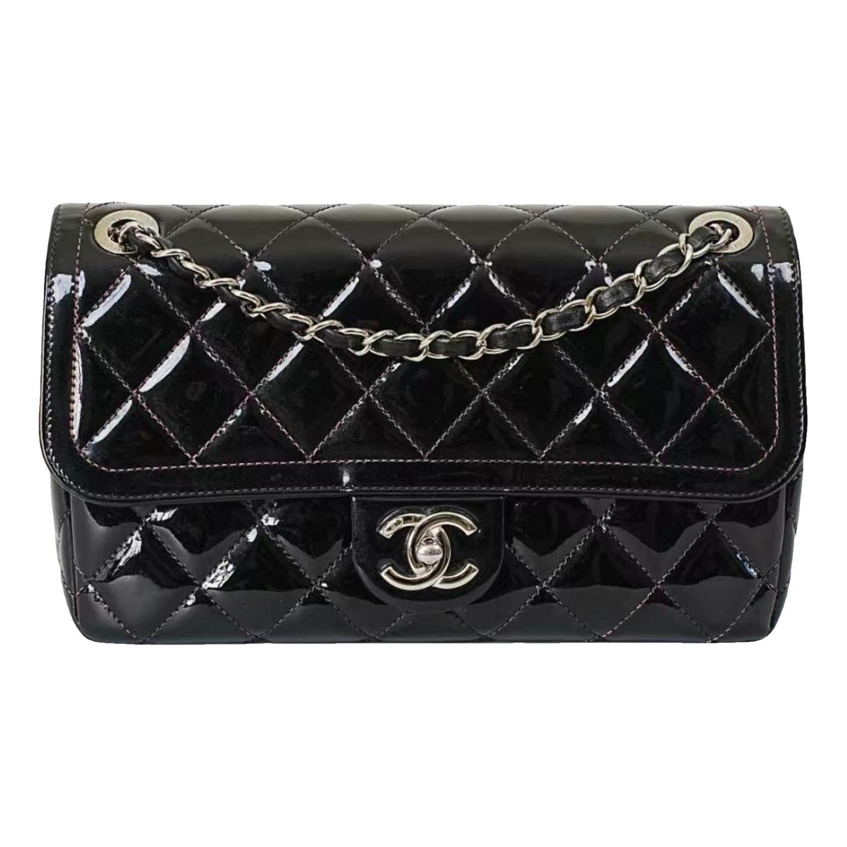Timeless/Classique patent leather handbag