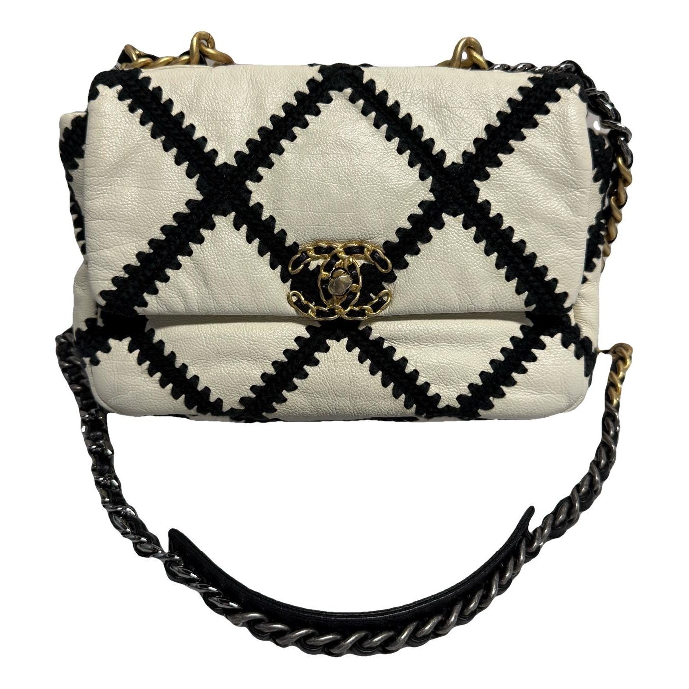 Chanel 19 leather handbag