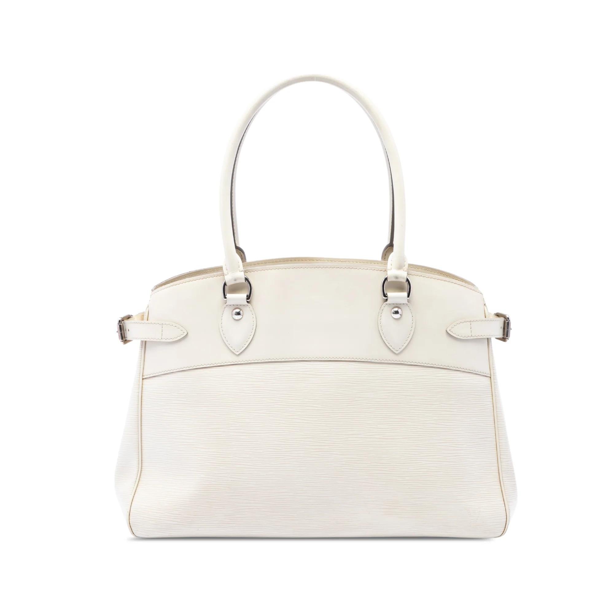 Passy leather handbag
