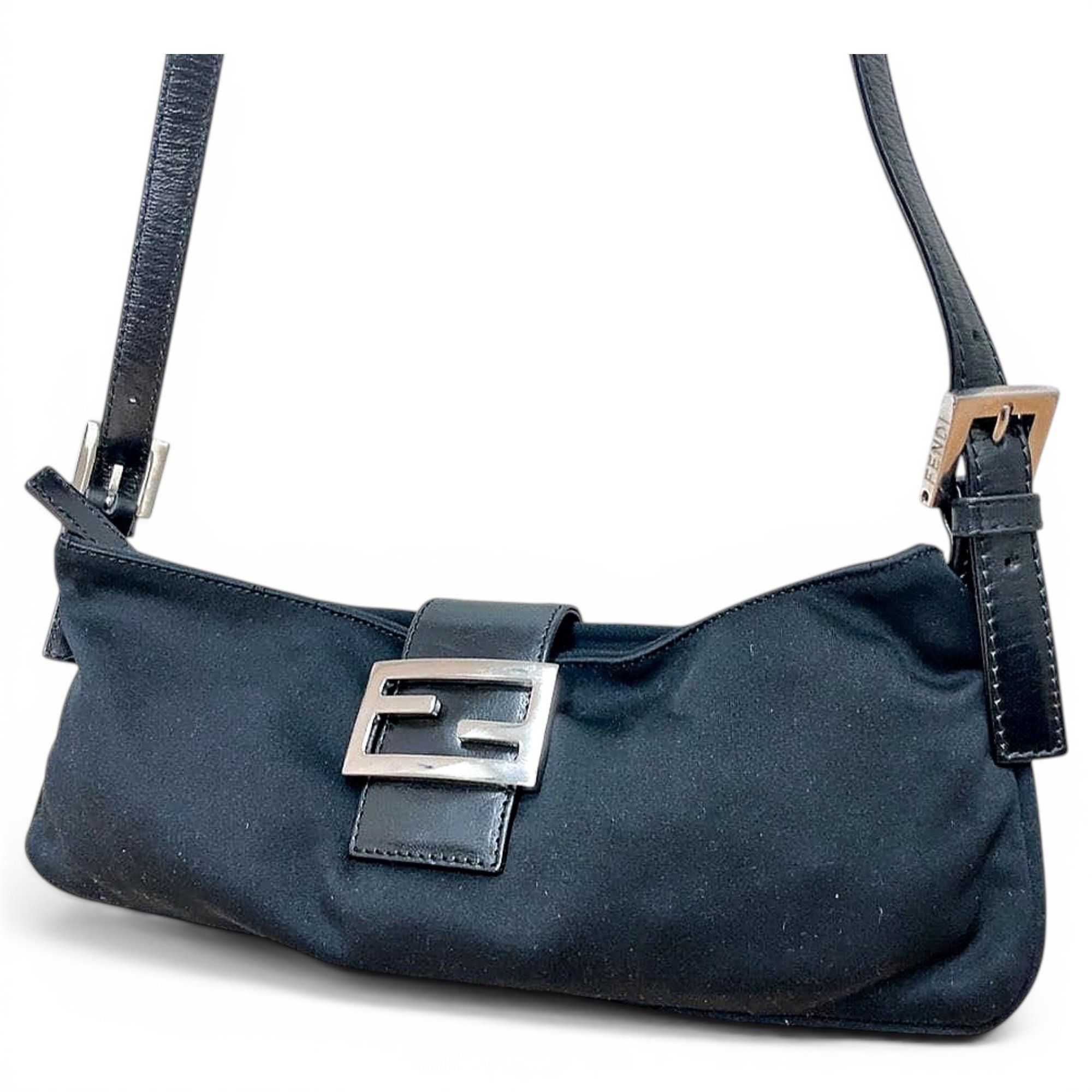Baguette handbag