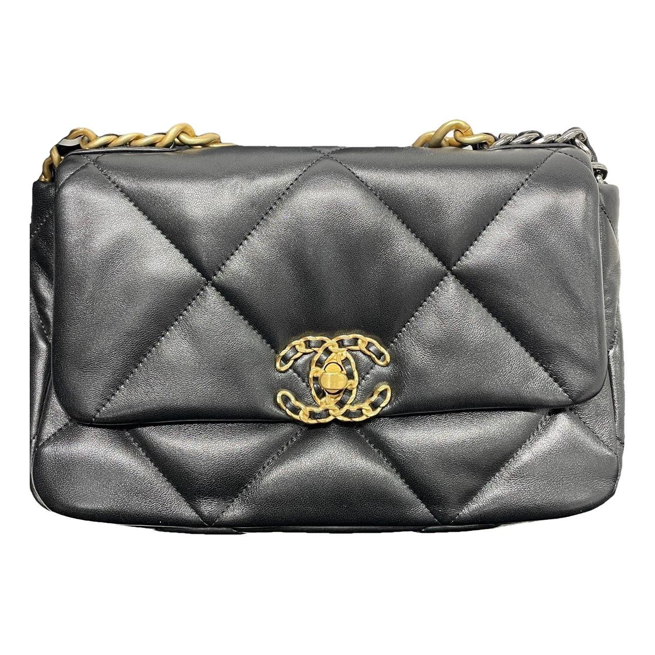 Chanel 19 leather handbag