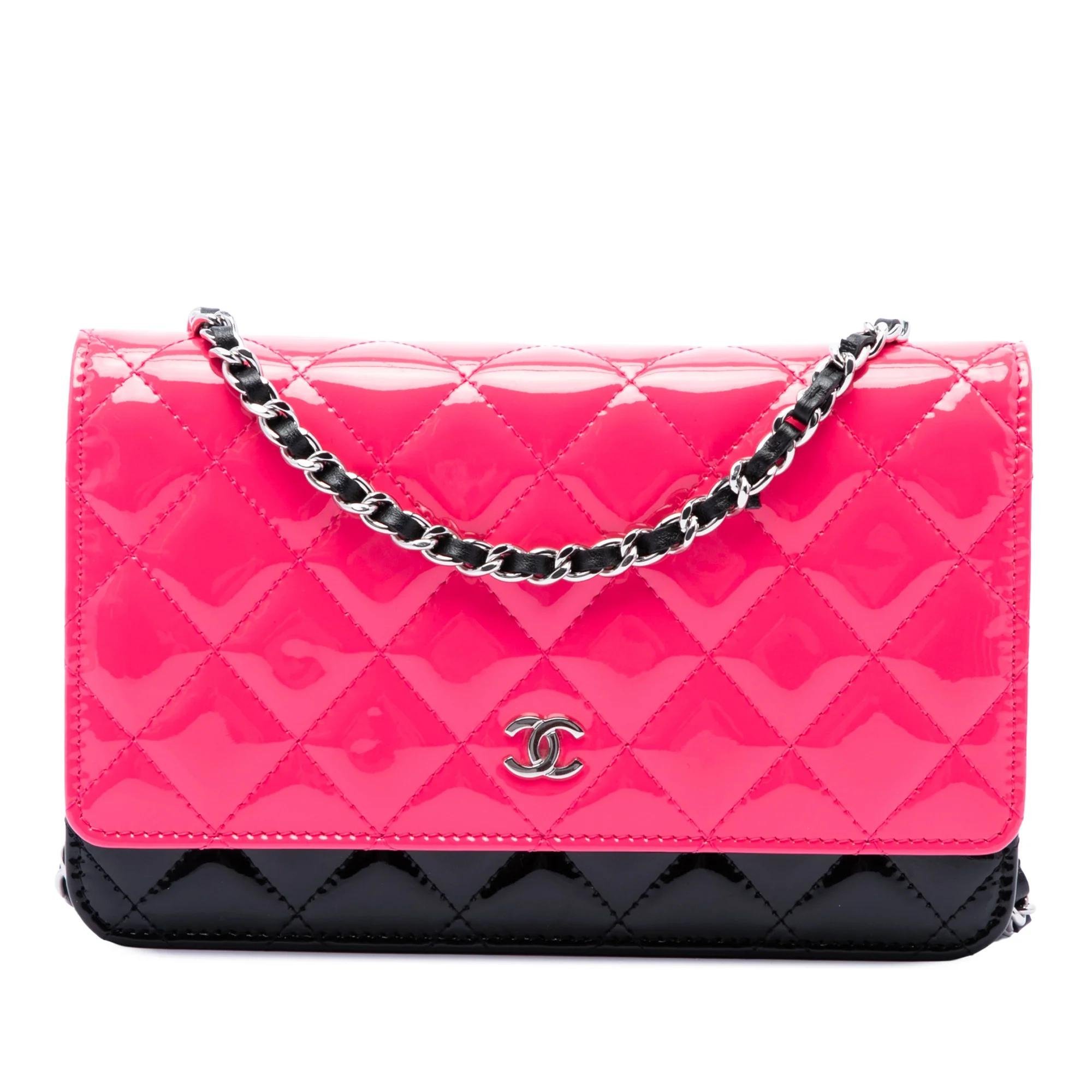 Wallet On Chain leather crossbody bag