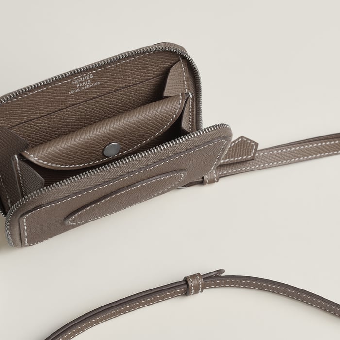 Étoupe Macaron Compact Wallet