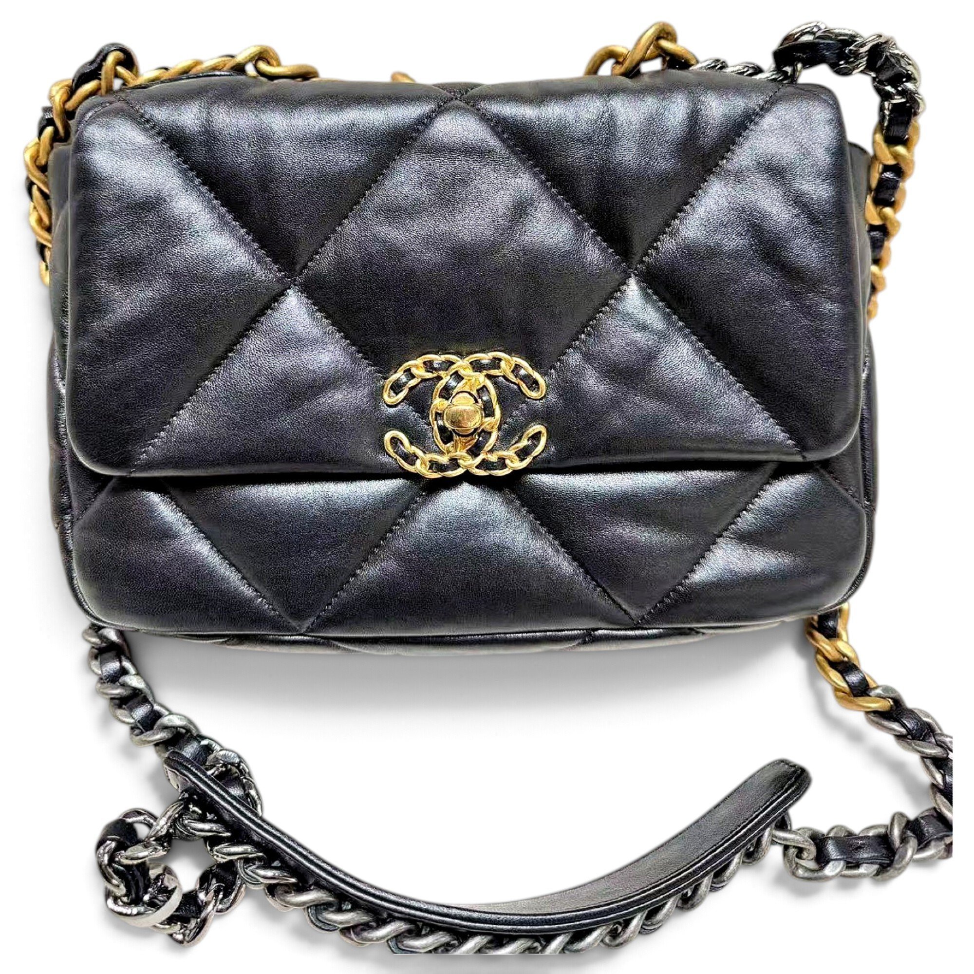 Chanel 19 leather handbag