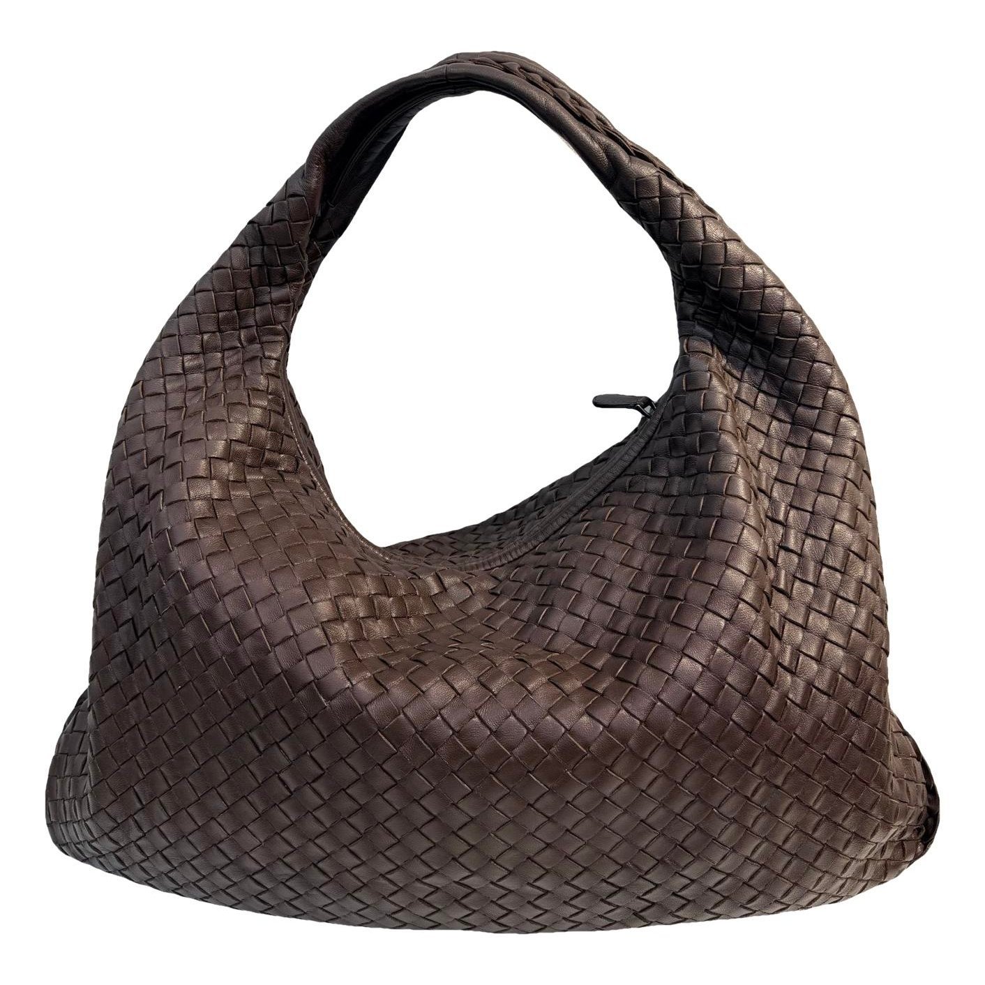 Veneta leather handbag