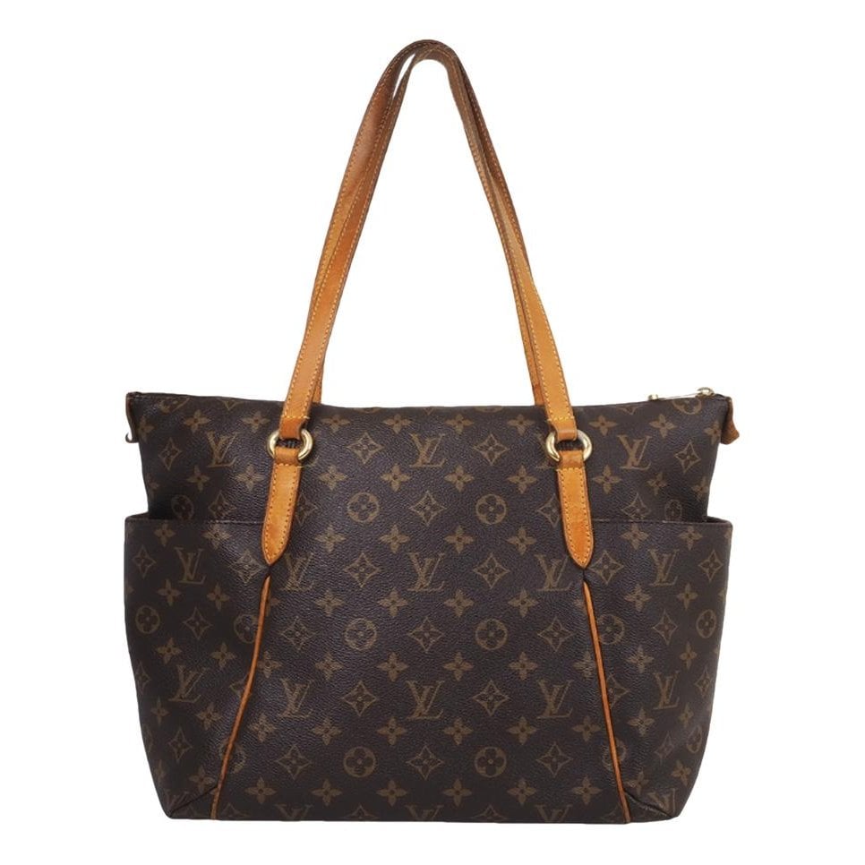 Totally leather handbag