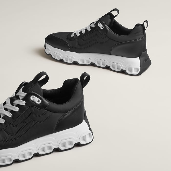 Noir Impulse Sneaker