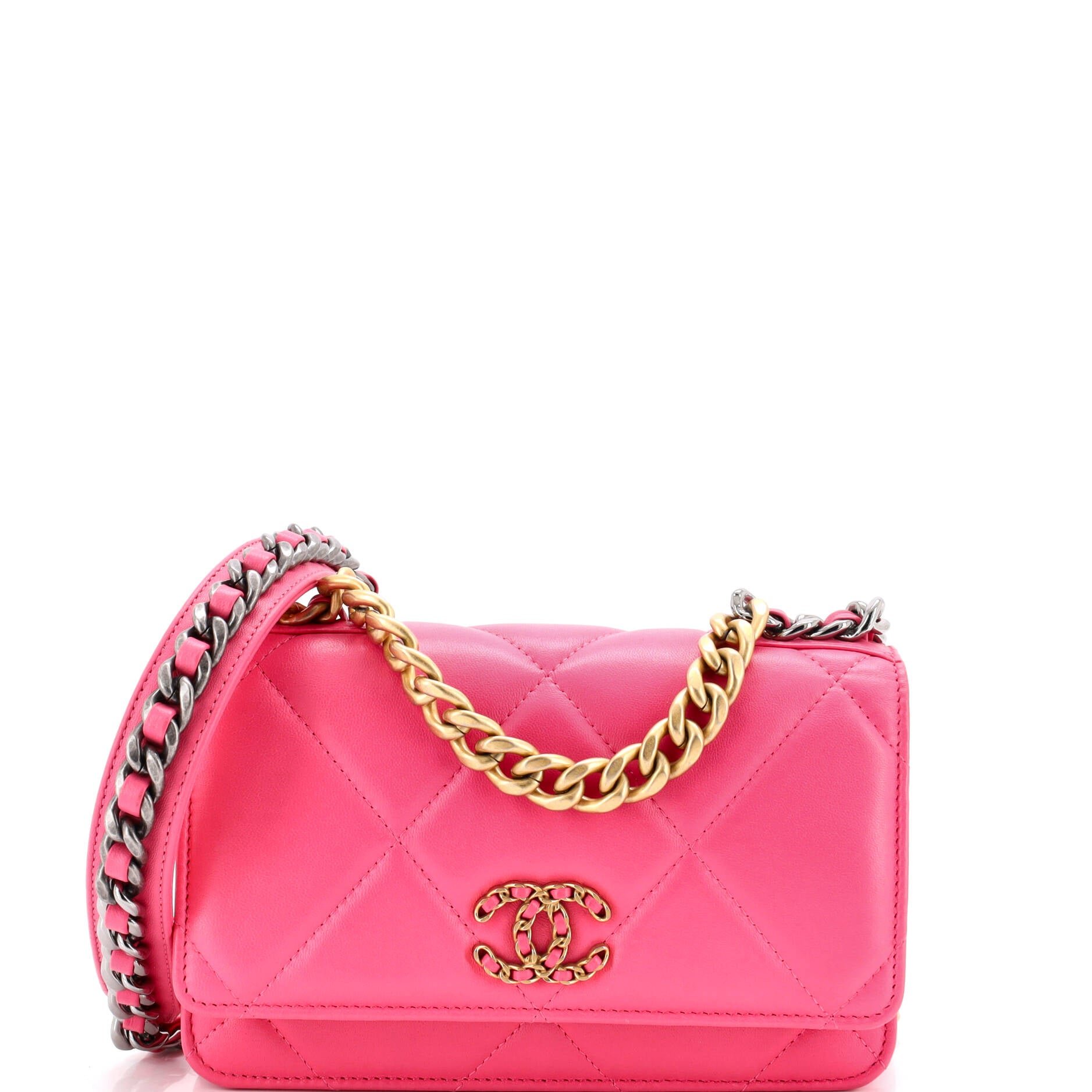 19 Wallet on Chain Quilted Lambskin