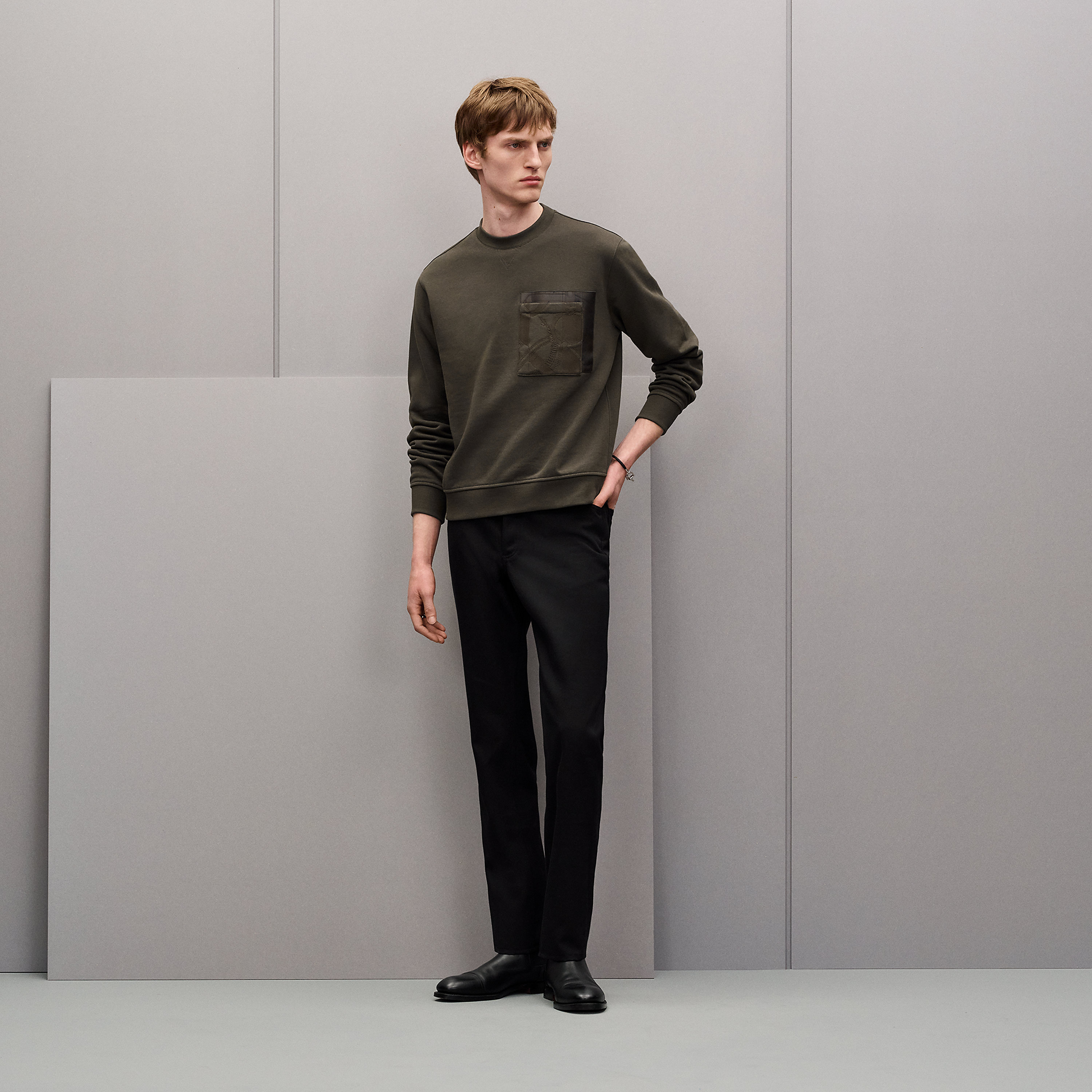 "Eperon d'Or en Perspective" crewneck sweater