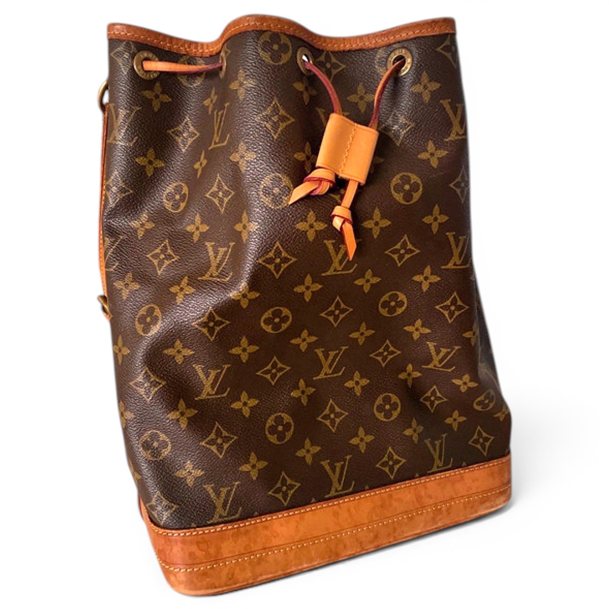 Noé leather handbag