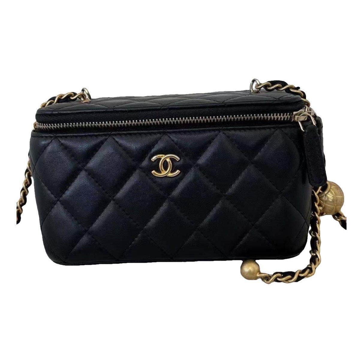 Trendy CC Vanity leather handbag